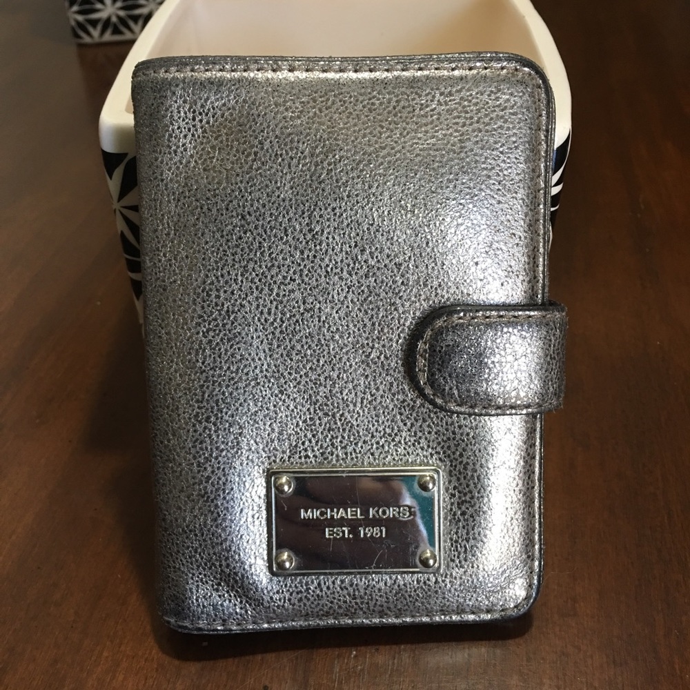 MIchael Kors wallet AUTHENTIC
